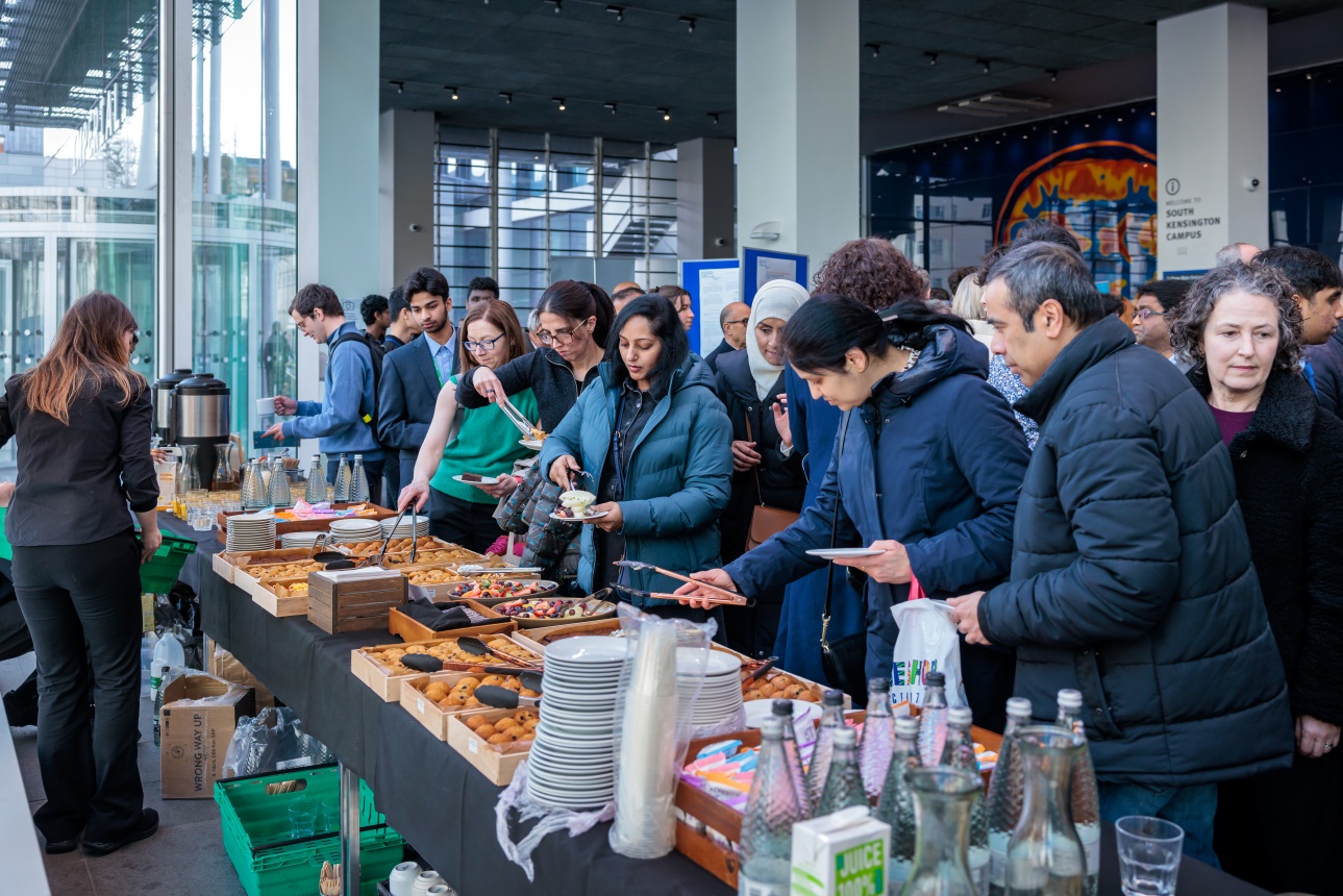 A food break between presentations
